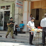 Israeli_soldiers_on_Palestine_street