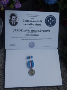 Vyznamenání za službu vlasti in Memoriam